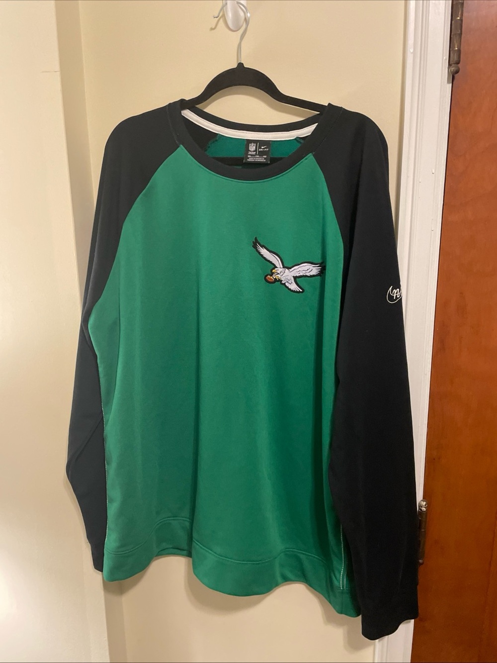 Nike Philadelphia Eagles Kelly Green & Black Raglan Sweatshirt with Eagle Patch